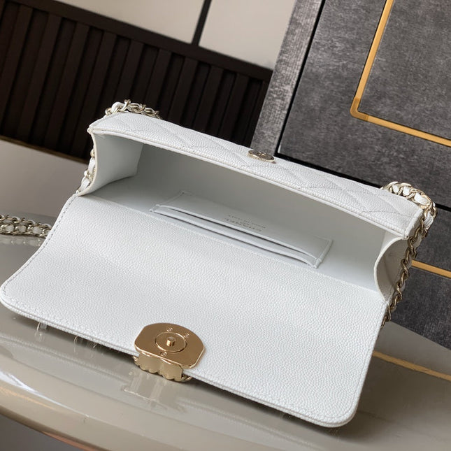 CHANEL 25S KELLY BAG 18 IN WHITE CAVIAR LEATHER WITH GOLD HARDWARE