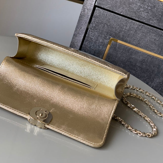 CHANEL 25S KELLY BAG 18 IN GOLD METALLIC LAMBSKIN WITH GOLD HARDWARE