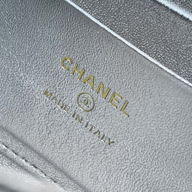 CHANEL 25S KELLY BAG 18 IN SILVER METALLIC LAMBSKIN WITH GOLD HARDWARE STYLE 1