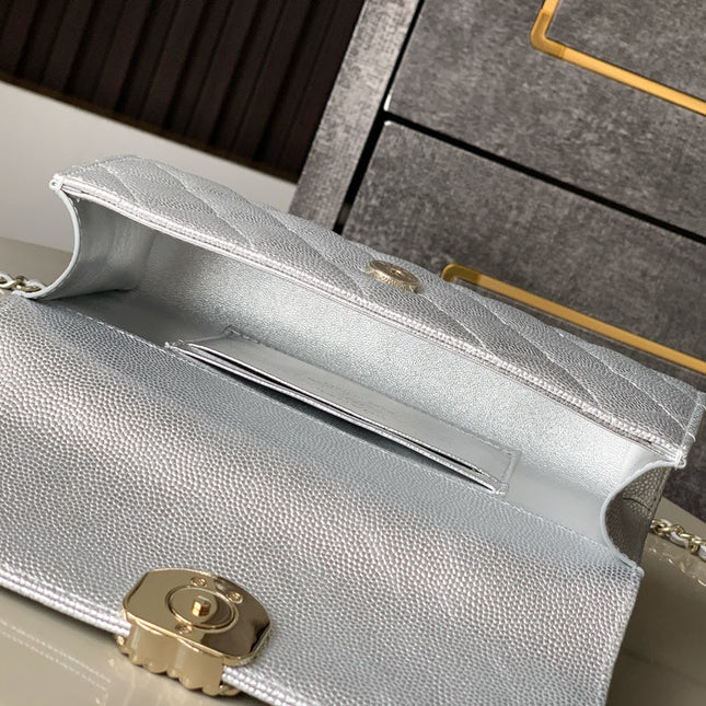 CHANEL 25S KELLY BAG 18 IN SILVER CAVIAR LEATHER WITH GOLD HARDWARE STYLE 2