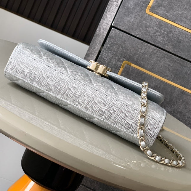 CHANEL 25S KELLY BAG 18 IN SILVER CAVIAR LEATHER WITH GOLD HARDWARE STYLE 2