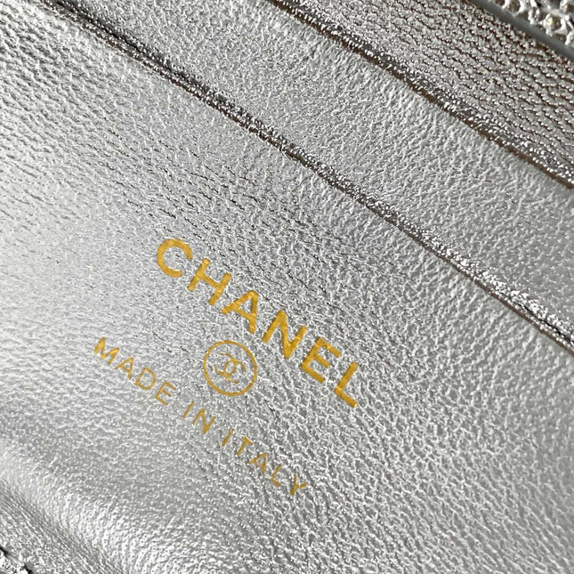 CHANEL 25S KELLY BAG 18 IN SILVER CAVIAR LEATHER WITH GOLD HARDWARE STYLE 2