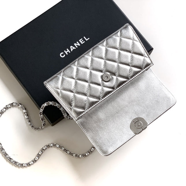 CHANEL 25S KELLY BAG 18 IN SILVER METALLIC LAMBSKIN WITH SILVER HARDWARE STYLE 3
