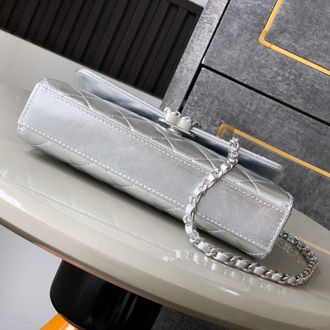 CHANEL 25S KELLY BAG 18 IN SILVER METALLIC LAMBSKIN WITH SILVER HARDWARE STYLE 3