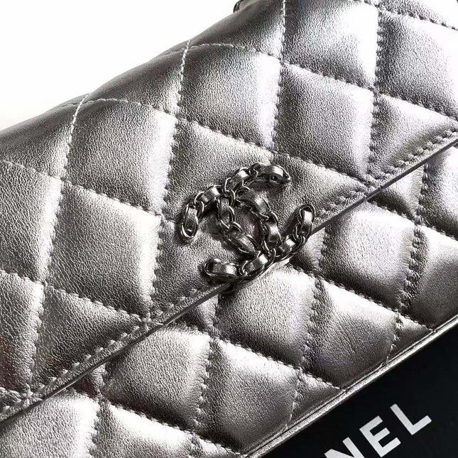 CHANEL 25S KELLY BAG 18 IN SILVER METALLIC LAMBSKIN WITH SILVER HARDWARE STYLE 3