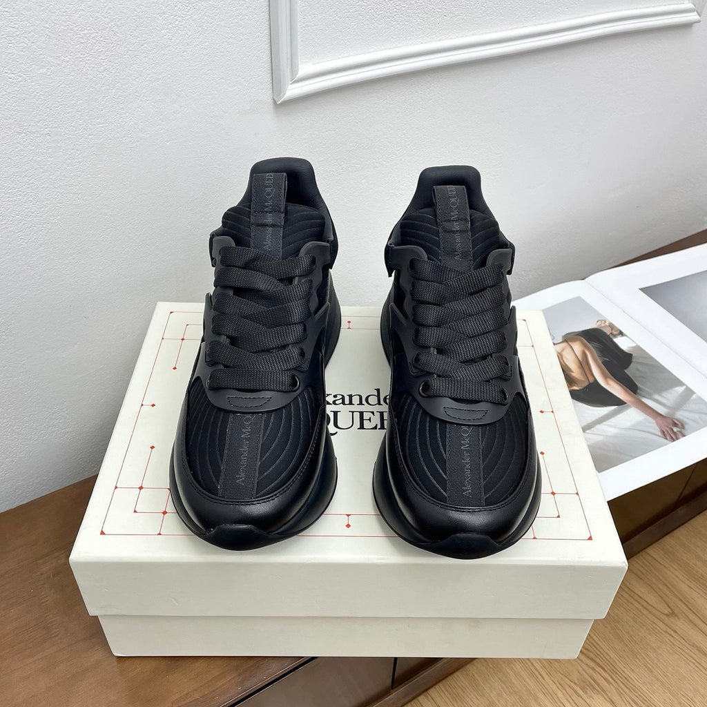 OVERSIZED RUNNER SNEAKERS IN BLACK CALFSKIN AND FABRIC