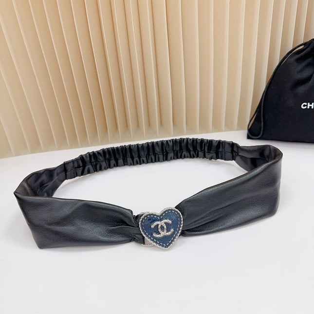 CC 50 MM ELASTIC BELT IN BLACK CALFSKIN SILVER HEART HARDWARE