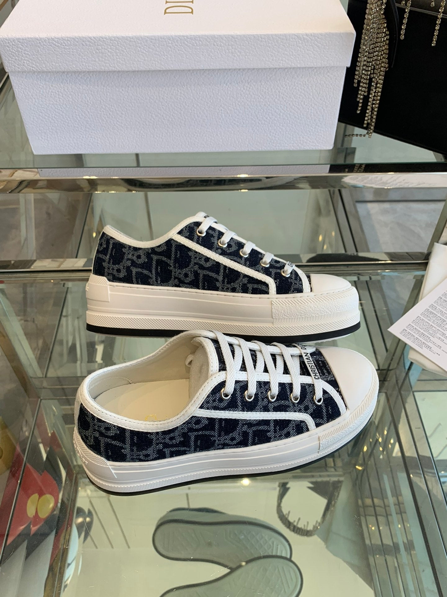 WALK'N PLATFORM SNEAKER IN IN NAVY BLUE EMBROIDERY ICONIC PATTERNS FABRIC