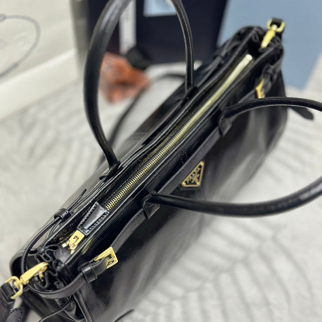 PRADA 25S BONNIE LARGE HANDBAG 38 IN BLACK GLOSSY CALFSKIN GOLD HARDWARE