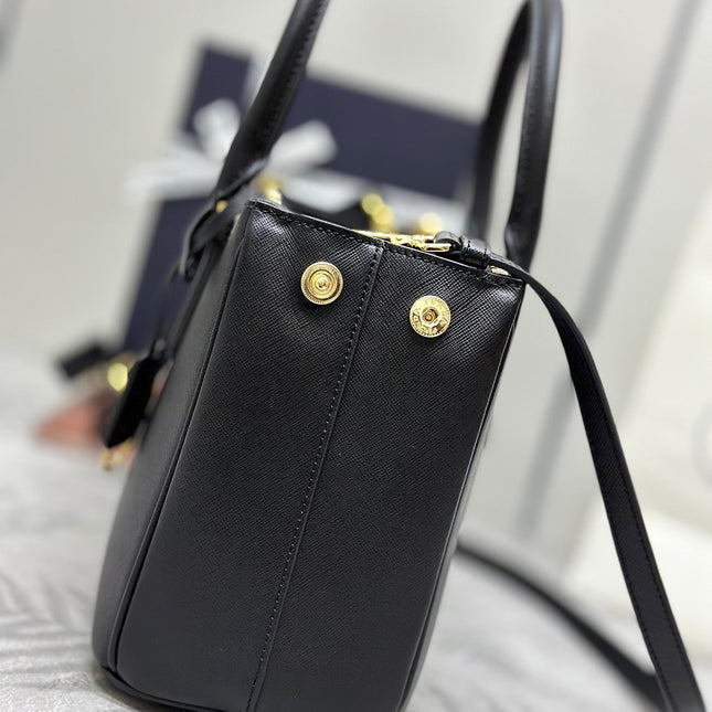 PRADA 25S GALLERIA LARGE BAG 28 IN BLACK CALFSKIN GOLD HARDWARE