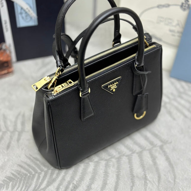 PRADA 25S GALLERIA LARGE BAG 28 IN BLACK CALFSKIN GOLD HARDWARE