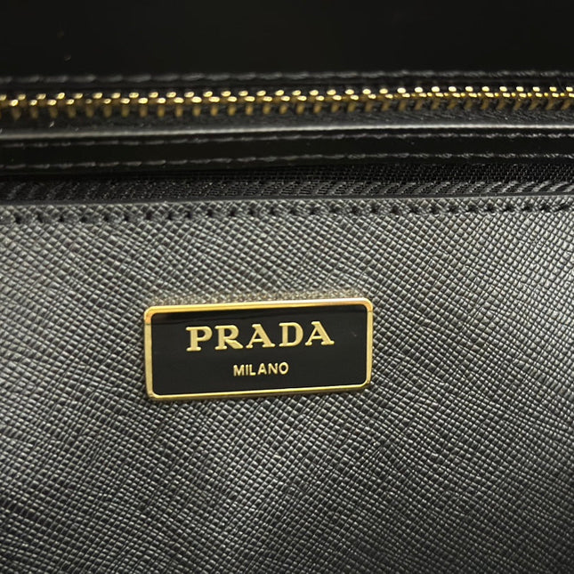PRADA 25S GALLERIA LARGE BAG 28 IN BLACK CALFSKIN GOLD HARDWARE