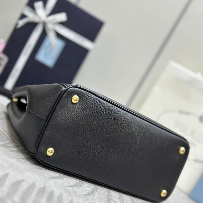 PRADA 25S GALLERIA LARGE BAG 32 IN BLACK CALFSKIN GOLD HARDWARE