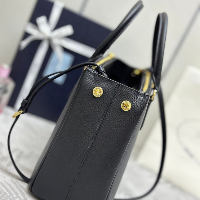 PRADA 25S GALLERIA LARGE BAG 32 IN BLACK CALFSKIN GOLD HARDWARE