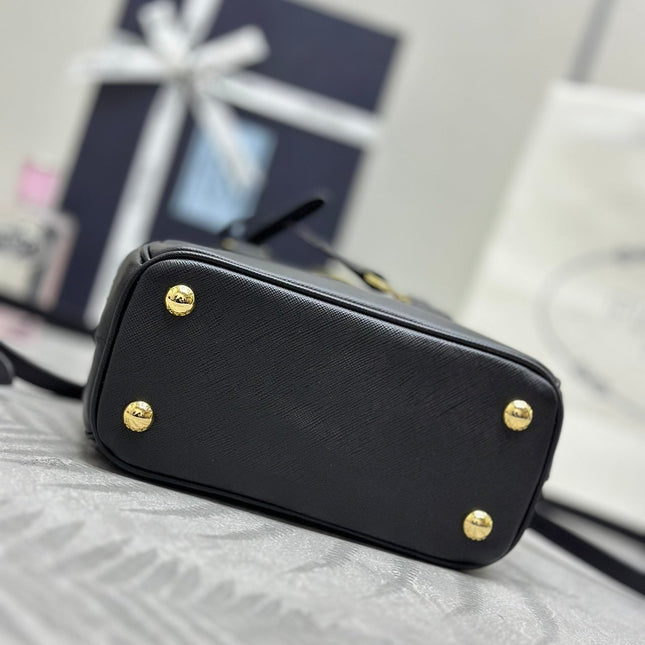 PRADA 25S GALLERIA MEDIUM BAG 20 IN BLACK CALFSKIN GOLD HARDWARE