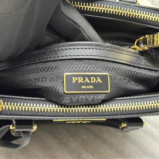 PRADA 25S GALLERIA MEDIUM BAG 20 IN BLACK CALFSKIN GOLD HARDWARE
