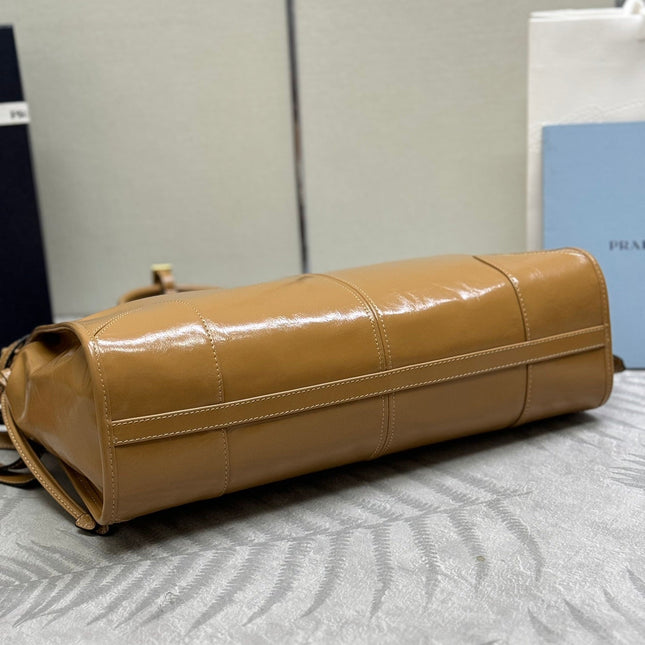 PRADA 25S BONNIE LARGE HANDBAG 38 IN GOLDEN BROWN CALFSKIN GOLD HARDWARE