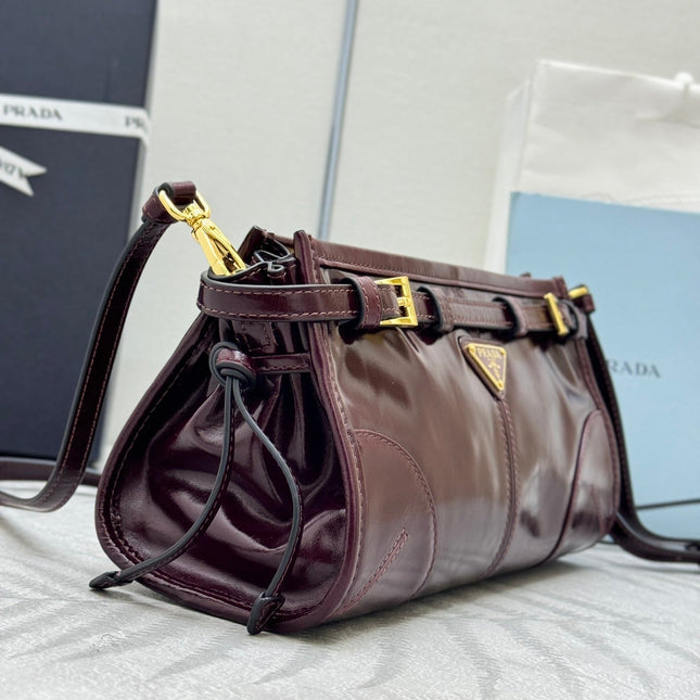 PRADA 25S BONNIE SMALL SHOULDER BAG 26 IN BURGUNDY GLOSSY CALFSKIN GOLD HARDWARE