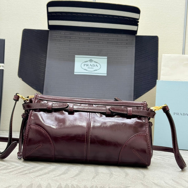 PRADA 25S BONNIE SMALL SHOULDER BAG 26 IN BURGUNDY GLOSSY CALFSKIN GOLD HARDWARE