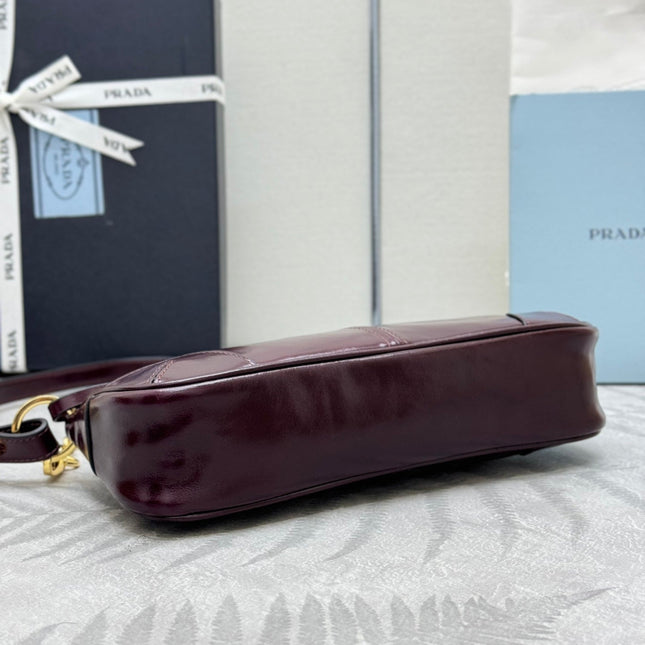PRADA 25S RE-EDITION 2002 MEDIUM SHOULDER BAG 26 IN BURGUNDY CALFSKIN GOLD HARDWARE