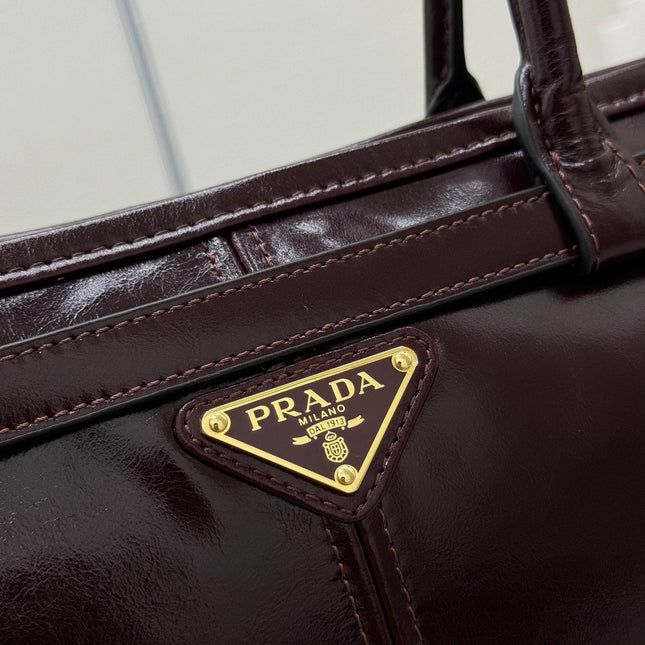 PRADA 25S BONNIE LARGE HANDBAG 38 IN BURGUNDY GLOSSY CALFSKIN GOLD HARDWARE