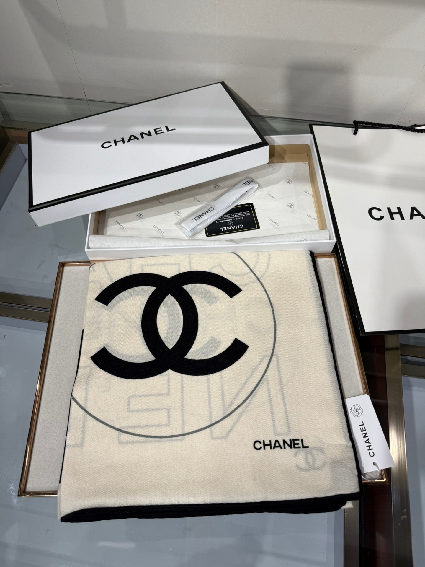 CHANEL 25S SCARF 140 IN SILK 732177