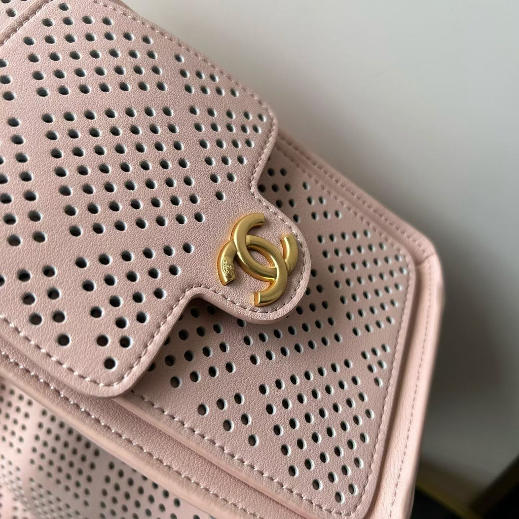 CHANEL 26S HOBO BAG 22 IN LIGHT PINK PERFORATED CALFSKIN GOLD HARDWARE