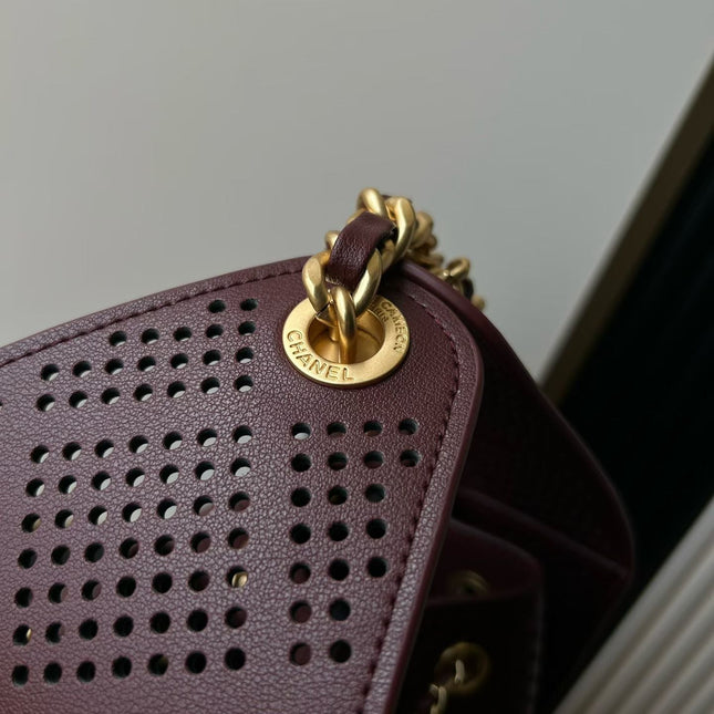 CHANEL 26S HOBO BAG MEDIUM 30 IN BURGUNDY RED PERFORATED CALFSKIN GOLD HARDWARE