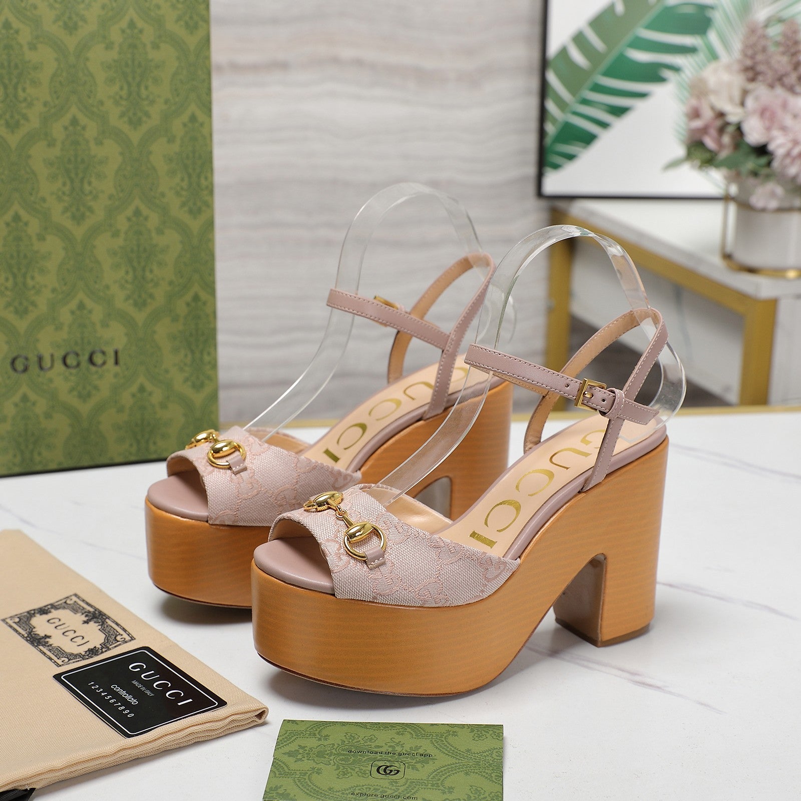 GG HORSEBIT WEDGE SANDAL IN LIGHT BEIGE MONOGRAM JACQUARD FABRIC AND SHEEPSKIN LINING