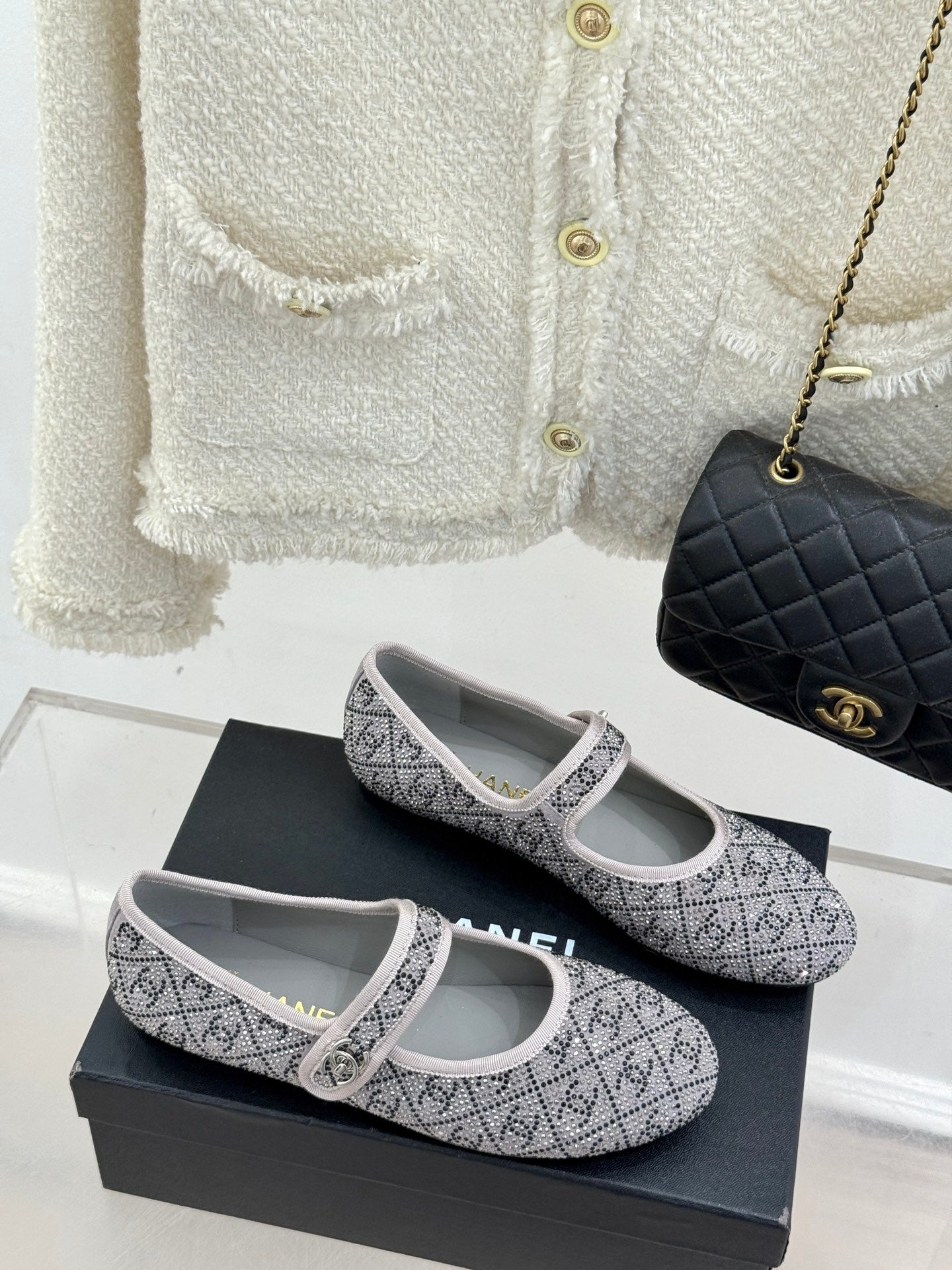 CC FLAT MARY JANE 25SS IN GREY EMBELLISHED WITH RHINESTONES