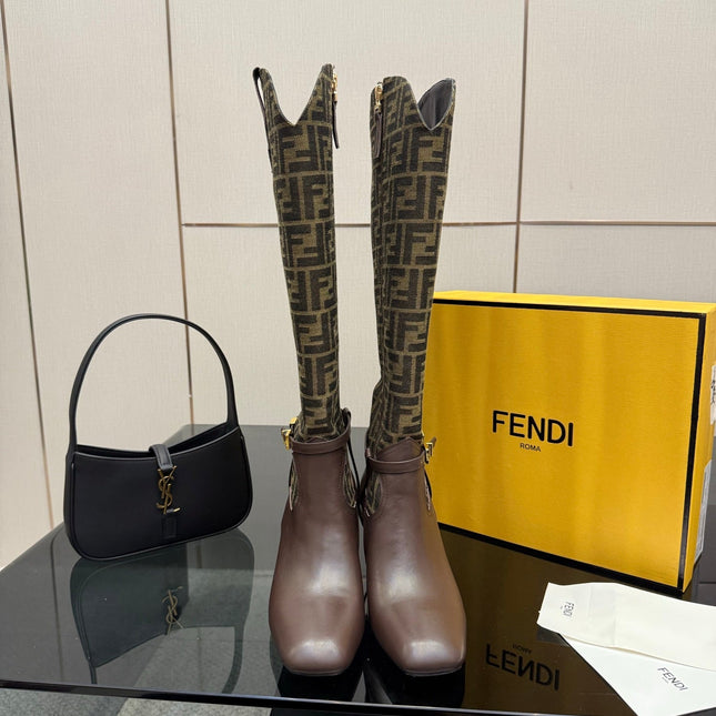 FENDI 25S KNEE-HIGH BOOTS 50 MM IN DARK BROWN CALFSKIN AND FABRIC PRINT LOGO