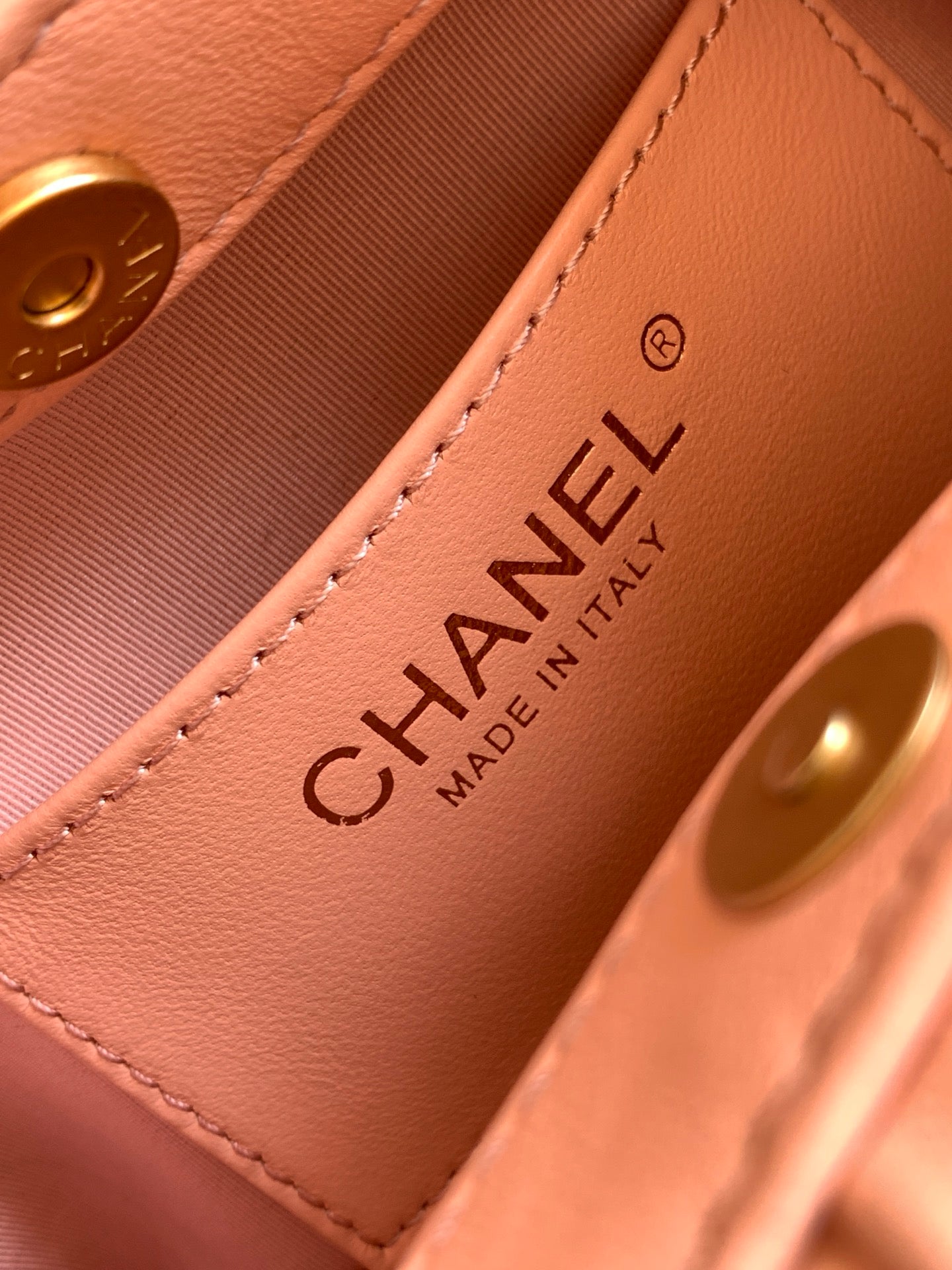 CHANEL 26S HAND BAG MEDIUM 24 IN PINK LAMBSKIN GOLD HARDWARE