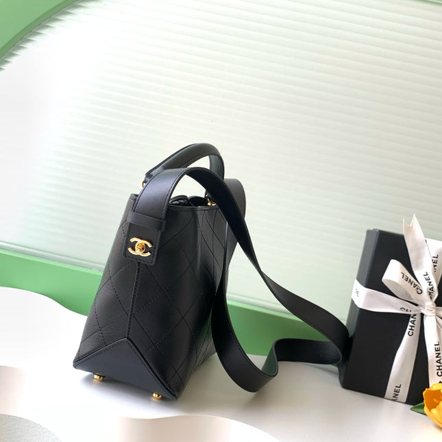 CHANEL 26S BUCKET SHOULDER BAG 26 IN BLACK CALFSKIN GOLD HARDWARE