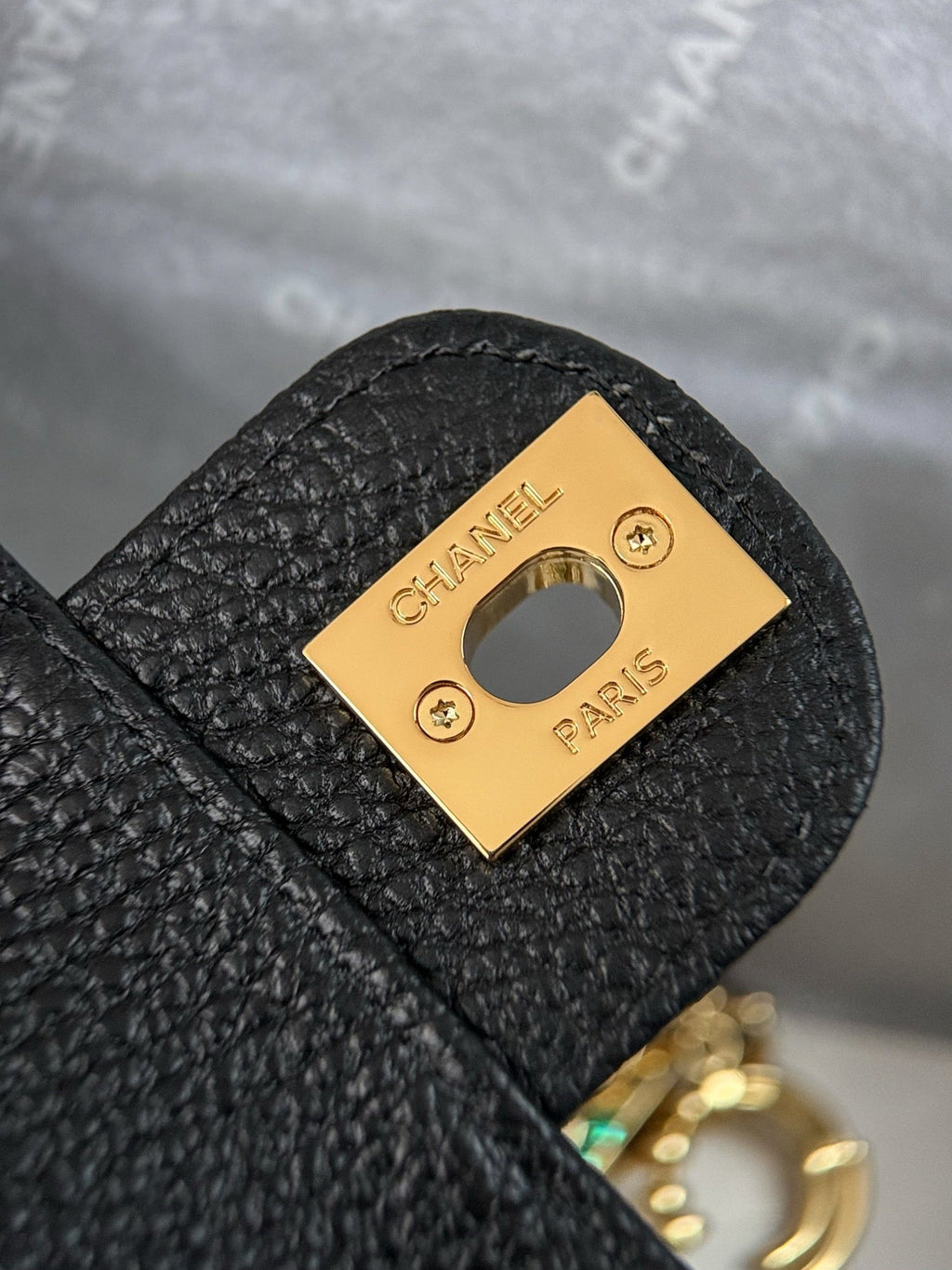 CHANEL 26S WALLET ON CHAIN 22 IN BLACK GRAINED CALFSKIN GOLD HARDWARE