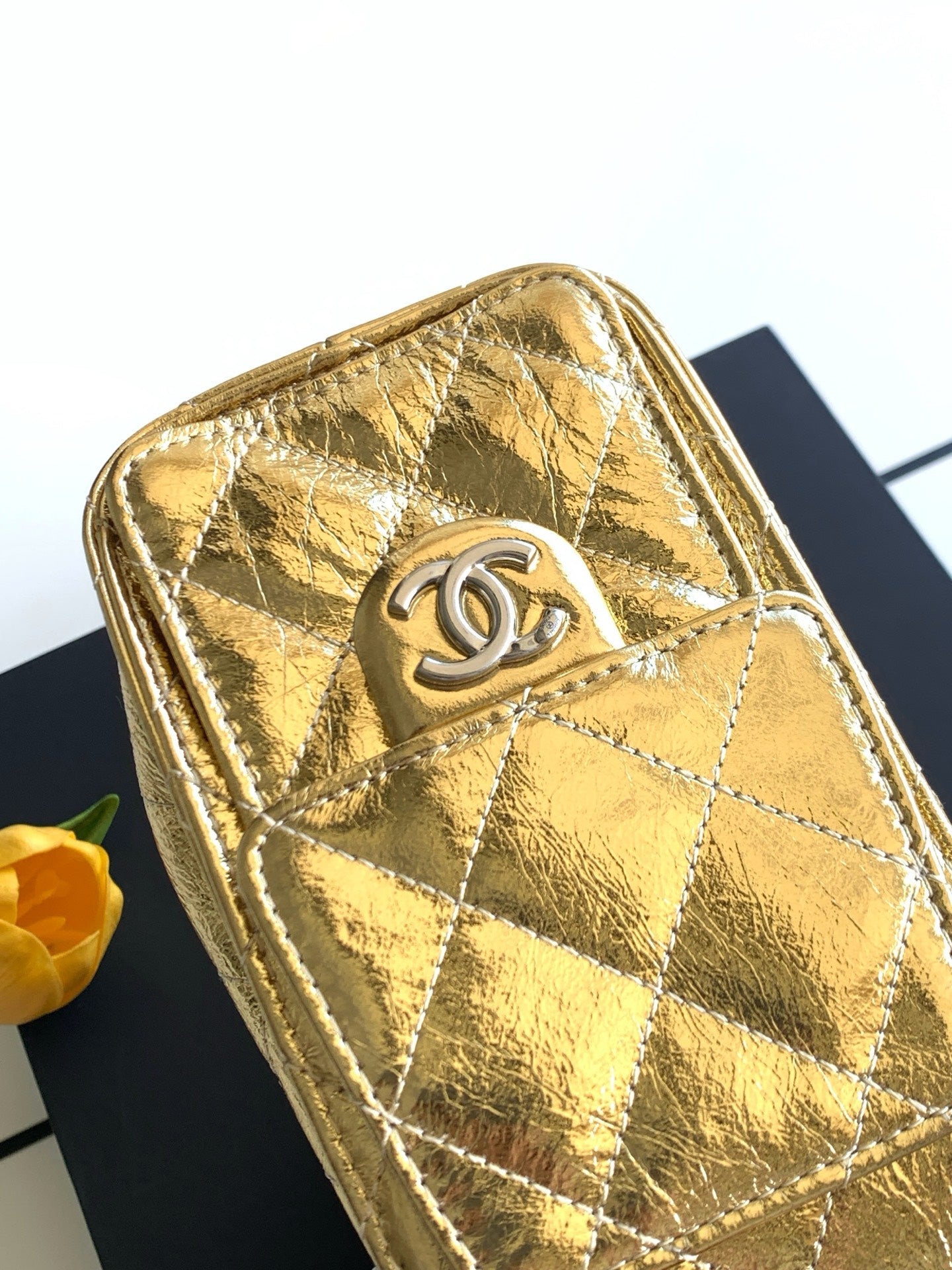 CHANEL 26S HOBO BAG 22 IN GOLD METALLIC CRINKLED CALFSKIN SILVER HARDWARE