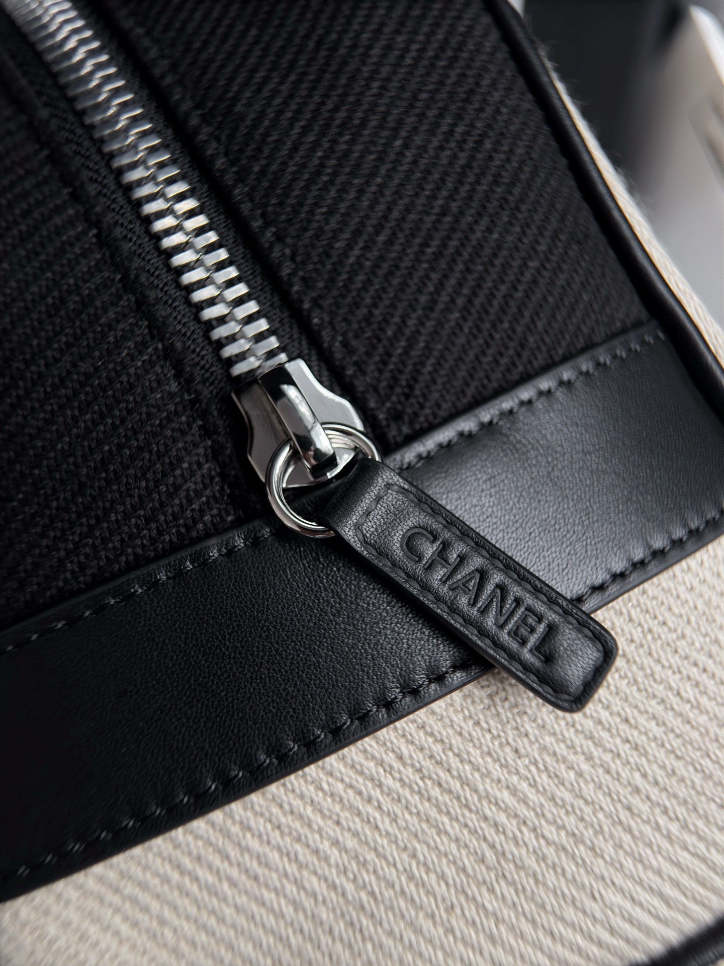 CHANEL 26S LARGE ZIP POUCH BAG 29 IN BEIGE CANVAS AND CALFSKIN SILVER HARDWARE