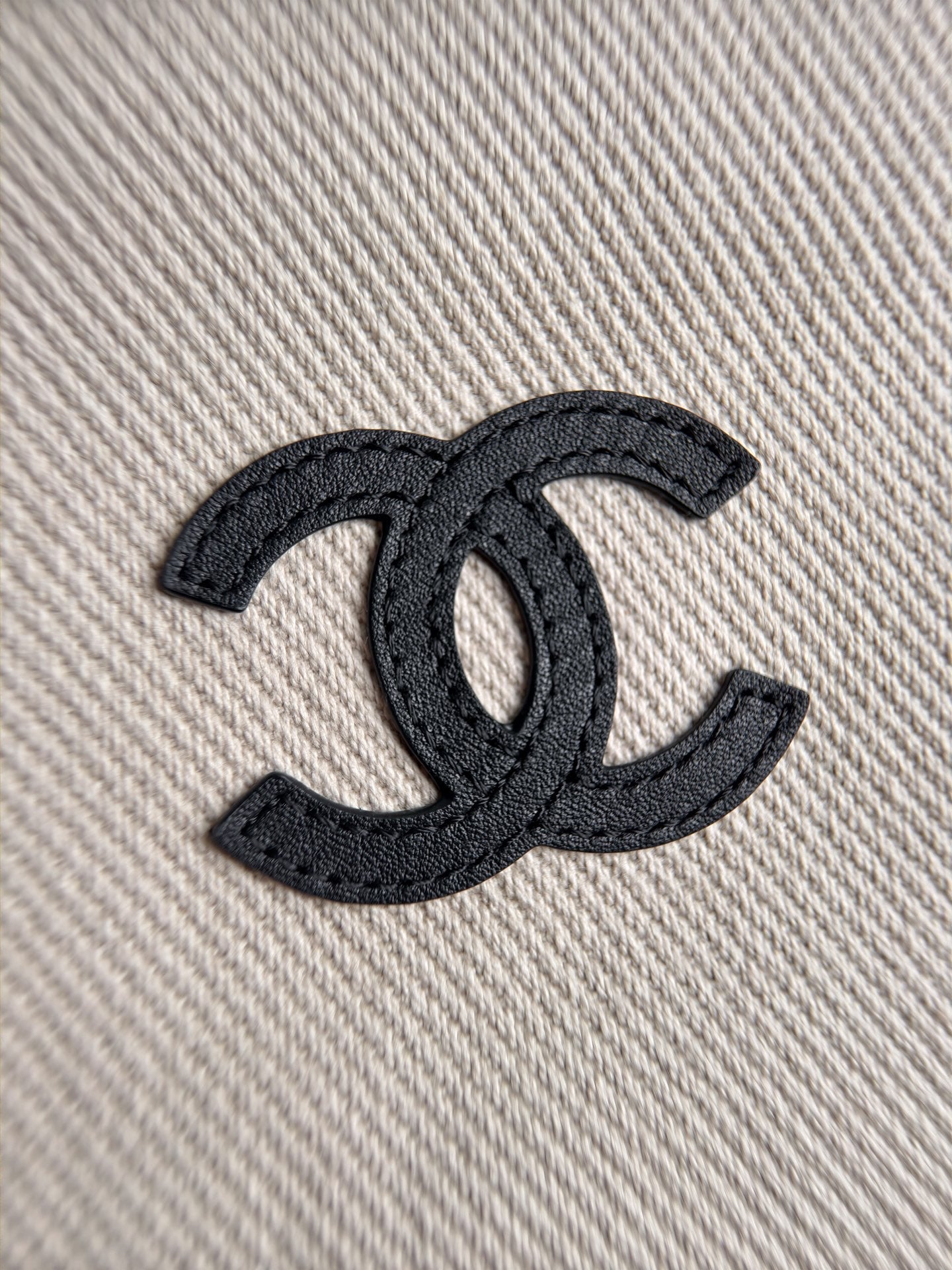CHANEL 26S LARGE ZIP POUCH BAG 29 IN BEIGE CANVAS AND CALFSKIN SILVER HARDWARE