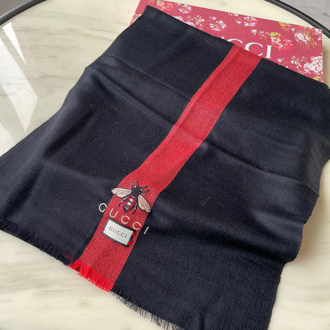 SCARF 200 CM IN BLACK MIX RED CASHMERE WITH EMBROIDERED BEE 407516
