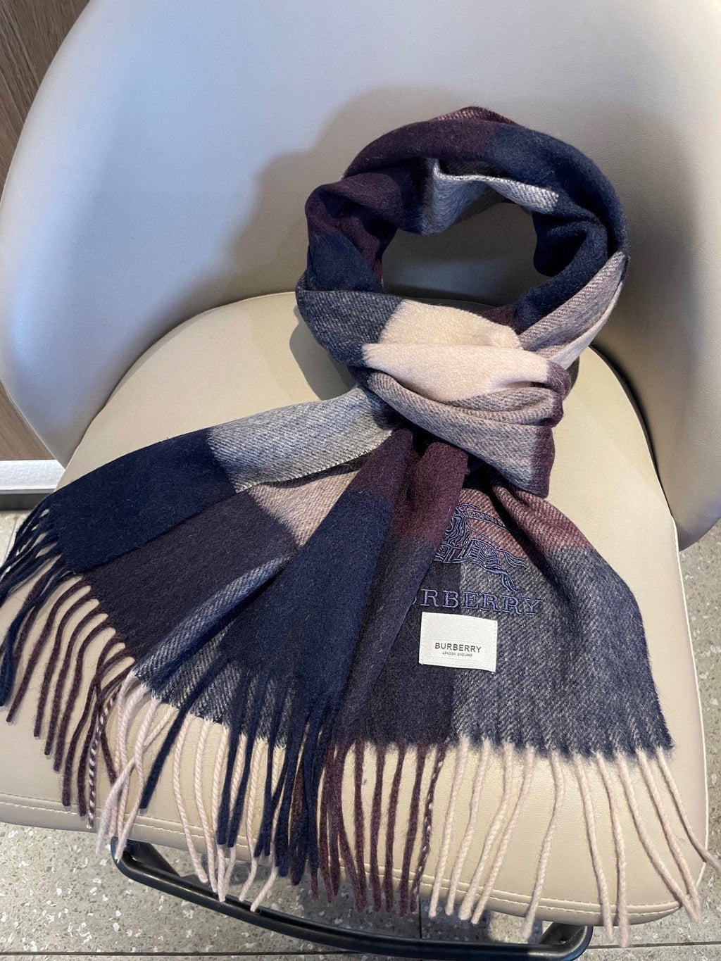 BURBERRY 26S SCARF 180CM IN CASHMERE 163812