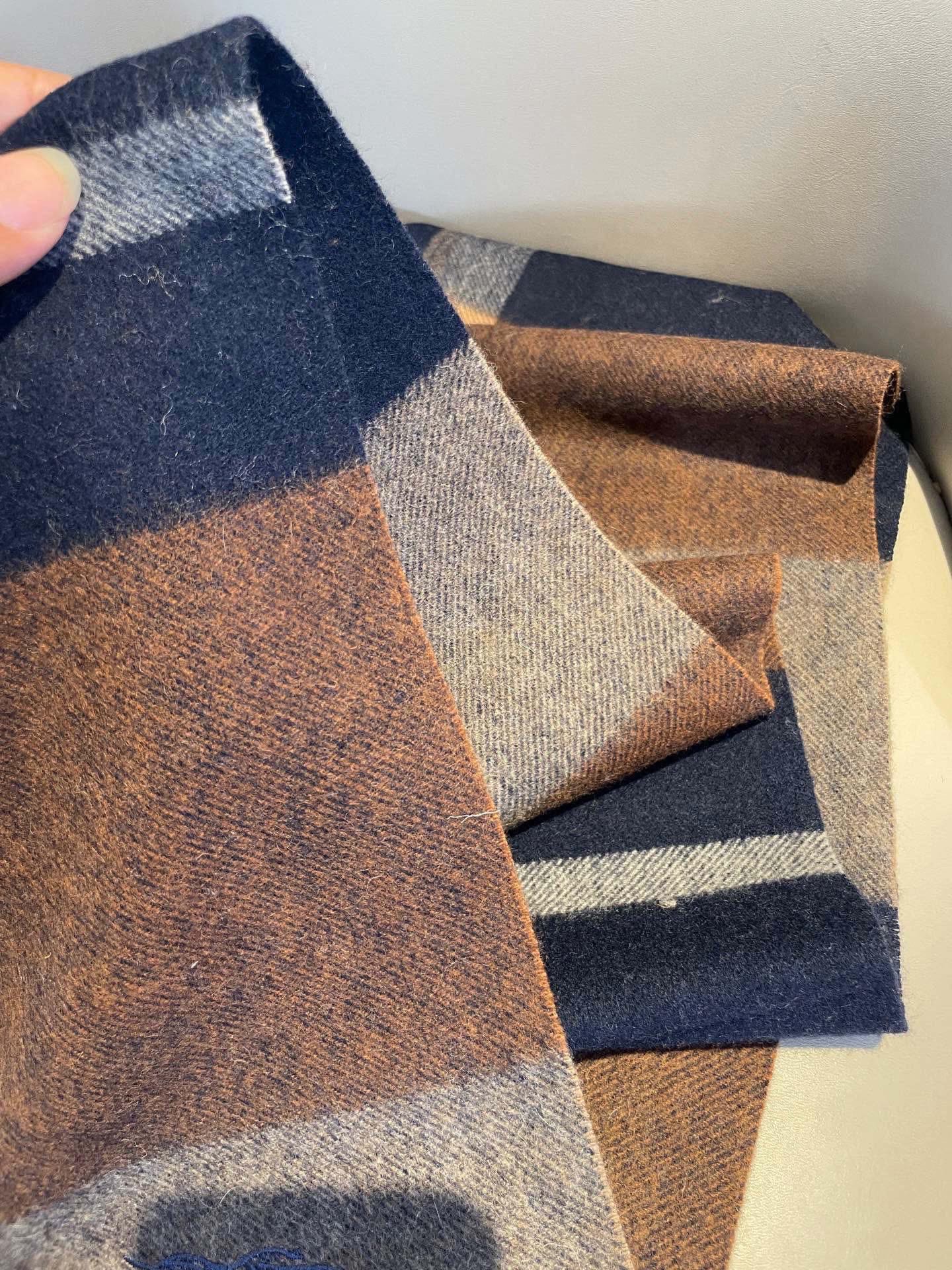 BURBERRY 26S SCARF 180CM IN CASHMERE 163815
