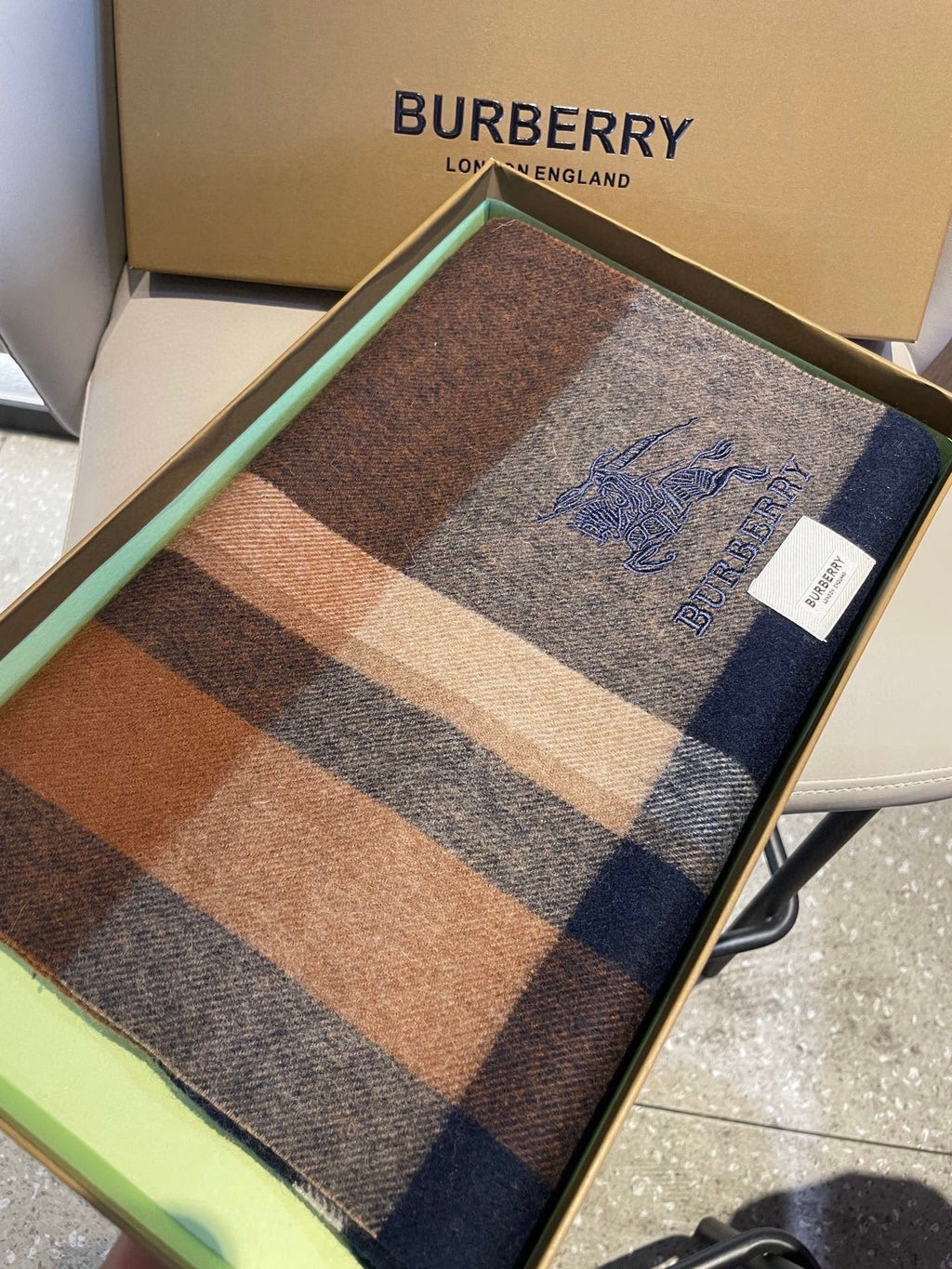BURBERRY 26S SCARF 180CM IN CASHMERE 163815