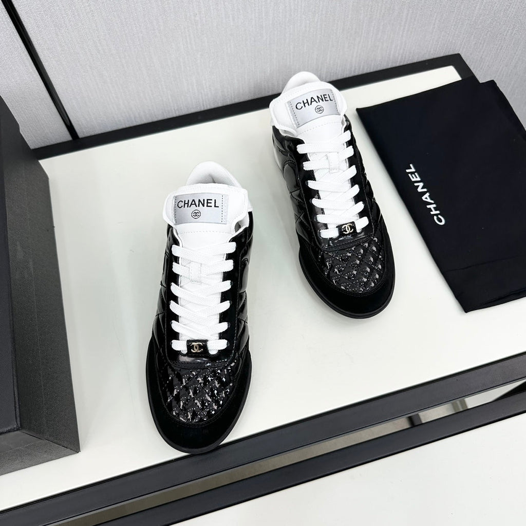 SPORTS SHOES IN GLOSSY BLACK CALFSKIN