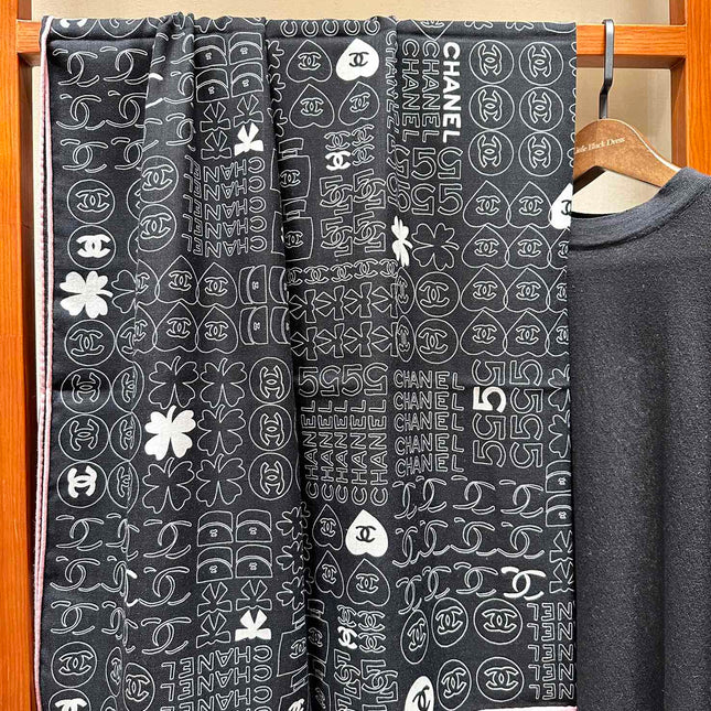 SQUARE SCARF 140 CM IN BLACK MONOGRAM SILK 403999