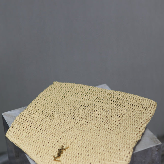 YSL 25S CASSANDRE LARGE ENVELOPE POUCH 29 IN NATURAL RAFFIA GOLD HARDWARE