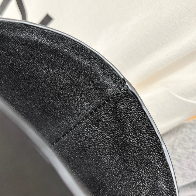 CC EMBOSSED LOGO HIGH BOOTS BLACK CALFSKIN