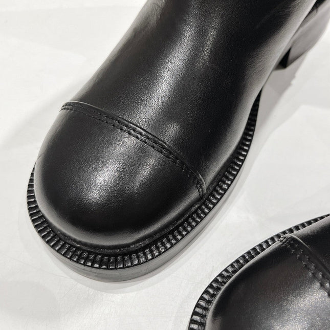 CC EMBOSSED LOGO HIGH BOOTS BLACK CALFSKIN