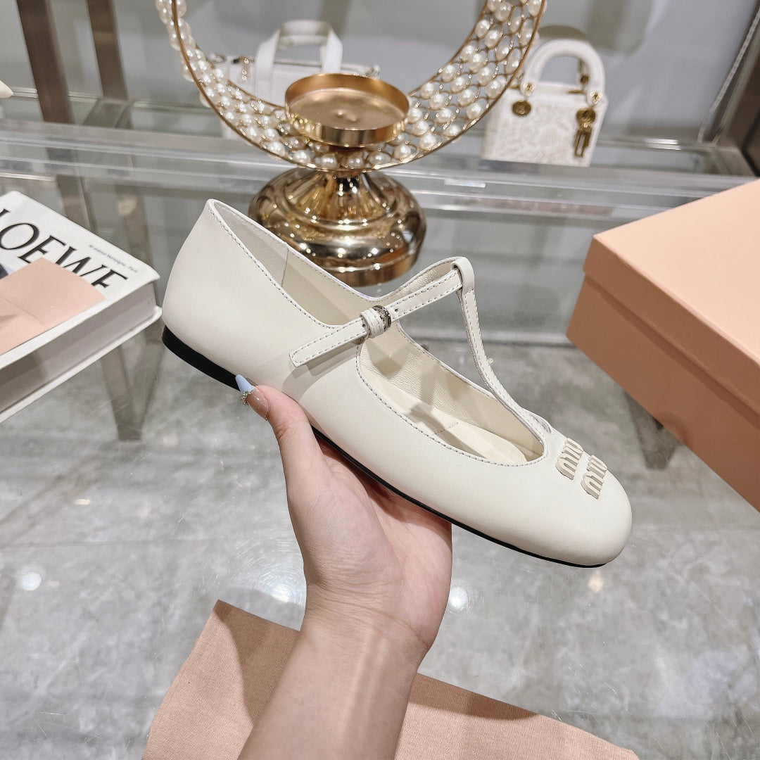 MARY JANE SANDAL WHITE  WITH T - STRAP SHEEPSKIN