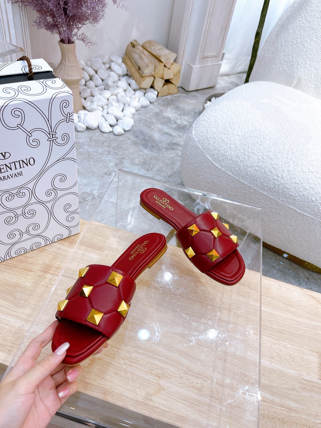 STUD FLAT SLIDE IN GARNET RED AMBSKIN